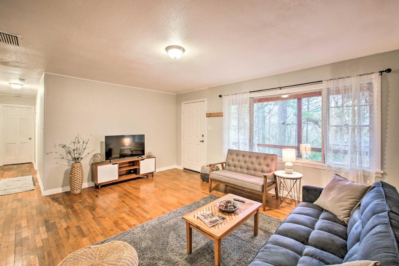 Centrally Located Hot Springs Home With Deck! Экстерьер фото