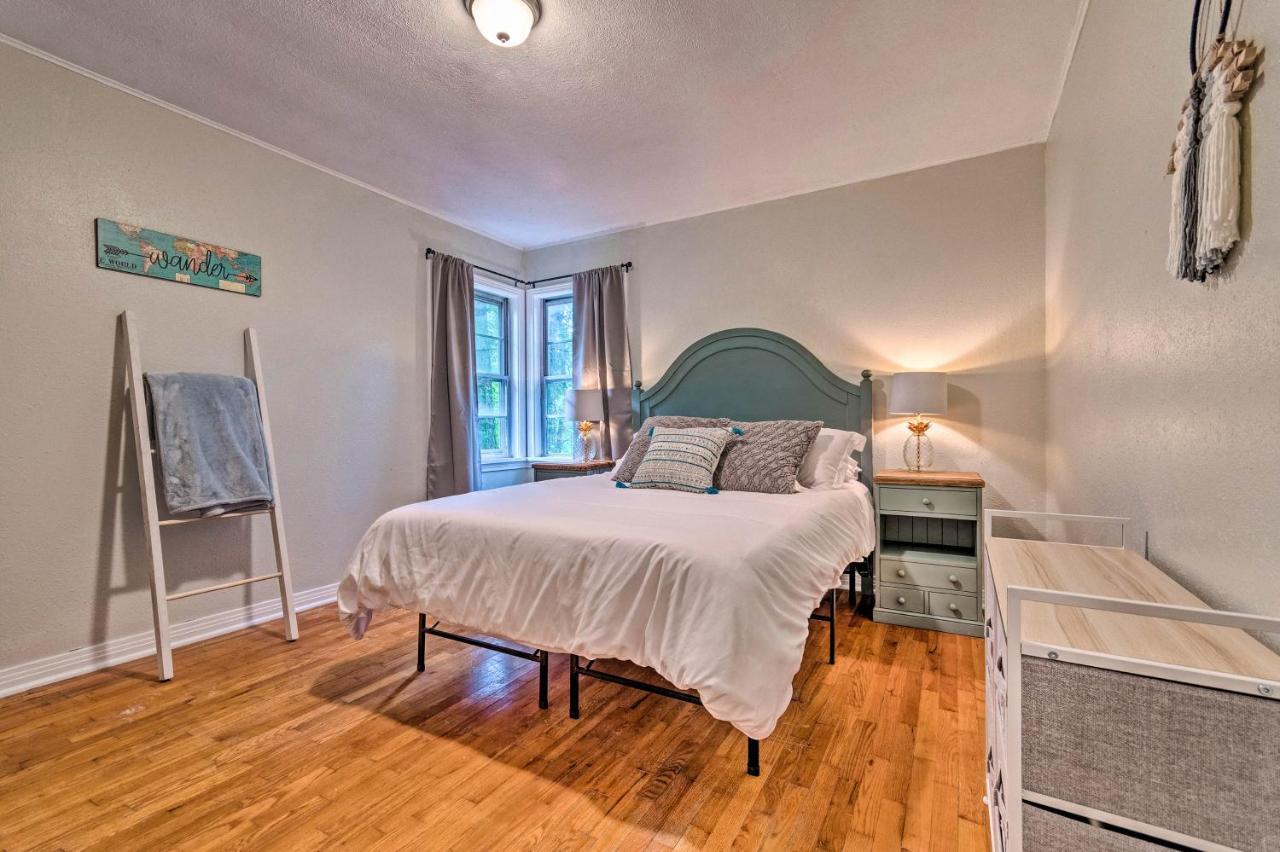 Centrally Located Hot Springs Home With Deck! Экстерьер фото